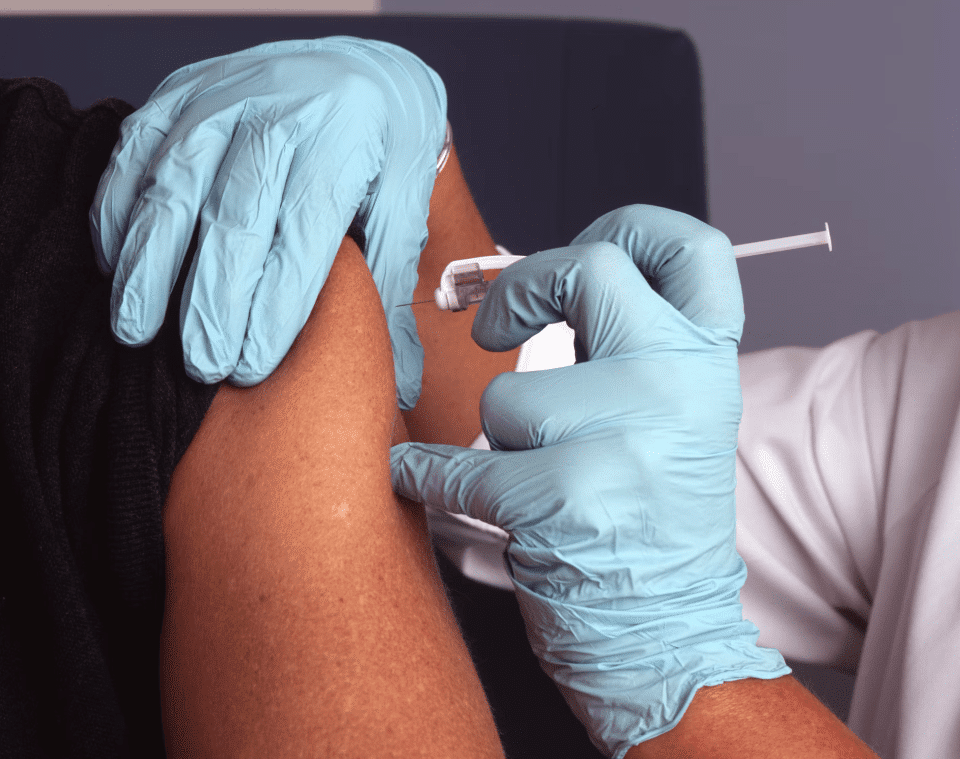 vaccination-sur-epaule